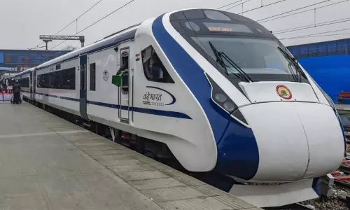 சென்னை-மைசூரு இடையே தென்இந்தியாவின் முதல் வந்தேபாரத் எக்ஸ்பிரஸ் ரெயில் சேவை; பெங்களூருவில் வருகிற 11-ந்தேதி பிரதமர் மோடி தொடங்கி வைக்கிறார்