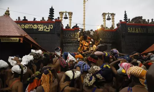 சபரிமலைக்கு சரக்கு வாகனம், ஆட்டோவில் பக்தர்கள் வர தடை..!!