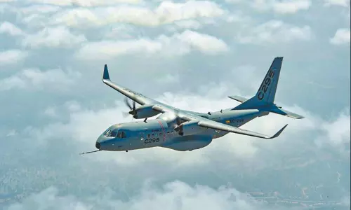 குஜராத்தில் ராணுவ விமானம் தயாரிக்கும் தொழிற்சாலை: 30-ந்தேதி அடிக்கல் நாட்டுகிறார் பிரதமர் மோடி குஜராத்தில் ராணுவ விமானம் தயாரிக்கும் தொழிற்சாலை: 30-ந்தேதி அடிக்கல் நாட்டுகிறார் பிரதமர் மோடி