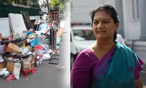 அரசு பங்களாவை காலி செய்யாமல் அடம் பிடித்த சசிகலா புஷ்பா: பொருட்களை ரோட்டில் வைத்த அதிகாரிகள்...!