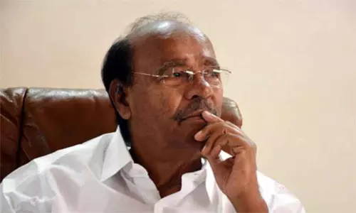 படிக்கட்டுகளில் தொங்கியபடி பயணம் செய்த 2 மாணவர்கள் உயிரிழப்பு: கூடுதல் பேருந்துகள் இயக்க வேண்டும் - ராமதாஸ் படிக்கட்டுகளில் தொங்கியபடி பயணம் செய்த 2 மாணவர்கள் உயிரிழப்பு: கூடுதல் பேருந்துகள் இயக்க வேண்டும் - ராமதாஸ்