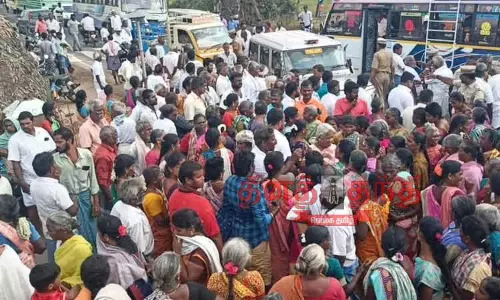 பொதுமக்கள் திடீர் சாலை மறியல் பொதுமக்கள் திடீர் சாலை மறியல்