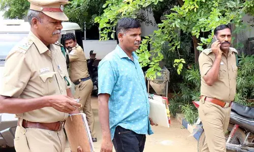 விவசாயிகள் குறைதீர் கூட்டத்தில் வனச்சரகர்கள் வெளியேற கலெக்டர் உத்தரவு விவசாயிகள் குறைதீர் கூட்டத்தில் வனச்சரகர்கள் வெளியேற கலெக்டர் உத்தரவு