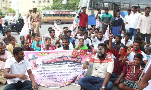 சேலம் மாநகராட்சி அலுவலகம் முற்றுகை; 22 பேர் கைது சேலம் மாநகராட்சி அலுவலகம் முற்றுகை; 22 பேர் கைது