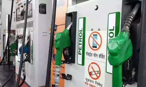 சென்னையில் இன்றைய பெட்ரோல், டீசல் விலை நிலவரம்! சென்னையில் இன்றைய பெட்ரோல், டீசல் விலை நிலவரம்!