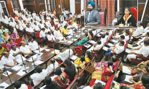 கடலோர ஒழுங்குமுறை ஆணையத்திடம் ஒப்புதல் பெற்று நேப்பியர் பாலம்-கலங்கரை விளக்கம் இடையே ரோப்கார் திட்டம் - பெருநகர சென்னை மாநகராட்சி மேயர் பிரியா தகவல் கடலோர ஒழுங்குமுறை ஆணையத்திடம் ஒப்புதல் பெற்று நேப்பியர் பாலம்-கலங்கரை விளக்கம் இடையே ரோப்கார் திட்டம் - பெருநகர சென்னை மாநகராட்சி மேயர் பிரியா தகவல்