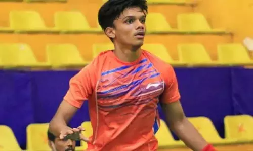 உலக ஜூனியர் பேட்மிண்டன்: தமிழக வீரர் சங்கர் முத்துசாமி இறுதிப்போட்டிக்கு முன்னேற்றம் உலக ஜூனியர் பேட்மிண்டன்: தமிழக வீரர் சங்கர் முத்துசாமி இறுதிப்போட்டிக்கு முன்னேற்றம்