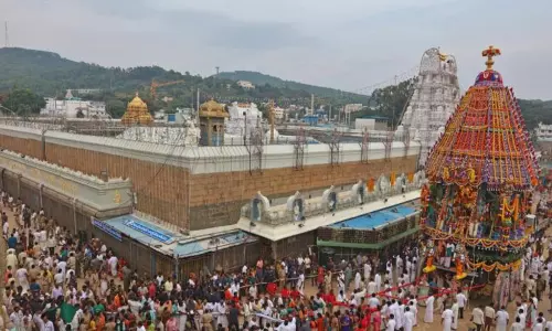 நவம்பா் 1-ந்தேதியில் இருந்து டைம் ஸ்லாட் டோக்கன்கள் வழங்க ஏற்பாடு- திருப்பதி தேவஸ்தான அதிகாரி நவம்பா் 1-ந்தேதியில் இருந்து டைம் ஸ்லாட் டோக்கன்கள் வழங்க ஏற்பாடு- திருப்பதி தேவஸ்தான அதிகாரி