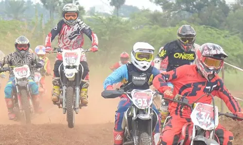 திண்டுக்கல்லில் மோட்டார் சைக்கிள் பந்தயம்