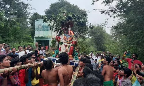 திருமலைக்கேணியில் சூரசம்ஹாரம்; சூரர்களை வதம் செய்த முருகப்பெருமான்