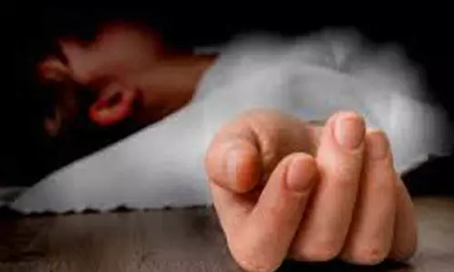 நல்லம்பள்ளி அருகே மோட்டார்சைக்கிள் மீது கார் மோதி தச்சு தொழிலாளி பலி நல்லம்பள்ளி அருகே மோட்டார்சைக்கிள் மீது கார் மோதி தச்சு தொழிலாளி பலி