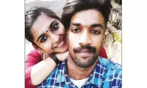 குளிர்பானத்தில் விஷம் கலந்து கொடுத்து கல்லூரி மாணவர் கொலை காதலி கைது குளிர்பானத்தில் விஷம் கலந்து கொடுத்து கல்லூரி மாணவர் கொலை காதலி கைது