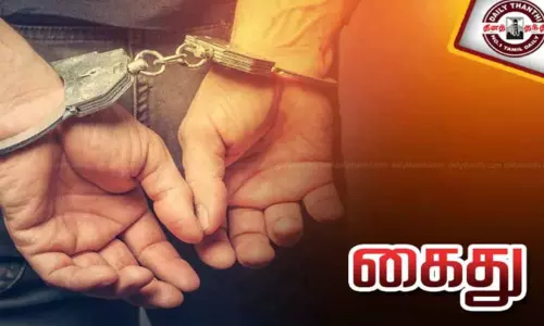கத்திமுனையில் செல்போன் பறித்த 2 பேர் கைது கத்திமுனையில் செல்போன் பறித்த 2 பேர் கைது
