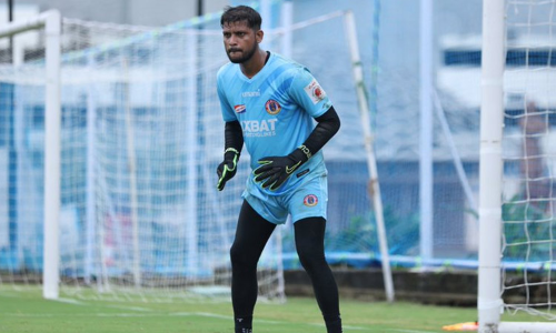 ஐ.எஸ்.எல் கால்பந்து: காயம் காரணமாக ஈஸ்ட் பெங்கால் அணியின் கோல்கீப்பர் நவீன் குமார் விலகல்