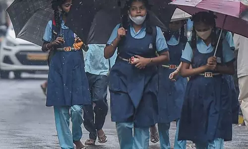 கனமழைக்கு வாய்ப்பு: 4 மாவட்டங்களில் பள்ளிகளுக்கு நாளை விடுமுறை..!!