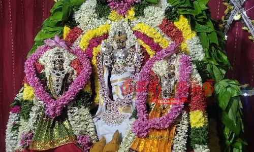 நாமக்கல் மாவட்டத்தில் முருகன் கோவில்களில் திருக்கல்யாண நிகழ்ச்சி திரளான பக்தர்கள் சாமி தரிசனம் நாமக்கல் மாவட்டத்தில் முருகன் கோவில்களில் திருக்கல்யாண நிகழ்ச்சி திரளான பக்தர்கள் சாமி தரிசனம்