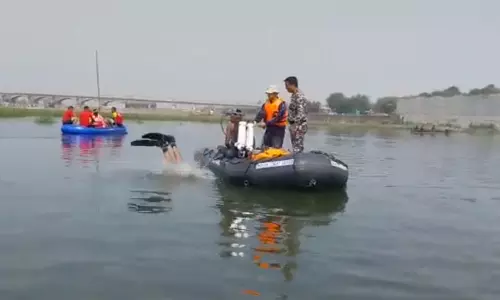 குஜராத் தொங்கு பாலம் விபத்து: ஆற்றின் அடியில் சிக்கியுள்ள உடல்களை மீட்கும் பணி தீவிரம்!