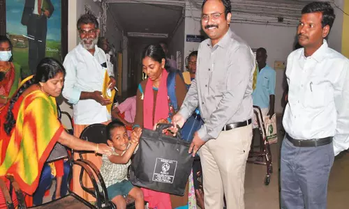 திருவள்ளூரில் மாற்றுத்திறனாளிகளுக்கான சிறப்பு குறைதீர்க்கும் நாள் கூட்டம் திருவள்ளூரில் மாற்றுத்திறனாளிகளுக்கான சிறப்பு குறைதீர்க்கும் நாள் கூட்டம்