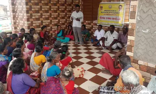 உள்ளாட்சி தினத்தையொட்டி சிறப்பு கிராம சபை கூட்டம்