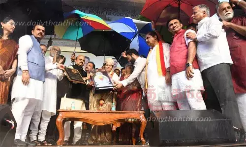 மறைந்த நடிகர் புனித் ராஜ்குமாருக்கு கர்நாடக ரத்னா விருது; நடிகர்கள் ரஜினிகாந்த்-ஜூனியர் என்.டி.ஆர். பங்கேற்றனர்