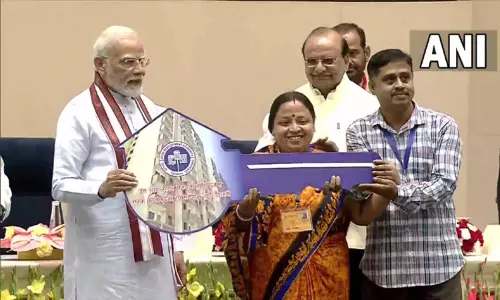 ஆயிரக்கணக்கான குடிசைவாசிகளின் வாழ்வில் ஒரு புது தொடக்கம் ஏற்பட்டு உள்ளது:  பிரதமர் மோடி பேச்சு