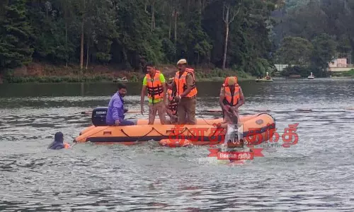 வெள்ளத்தில் சிக்கியவர்களை மீட்பது எப்படி?