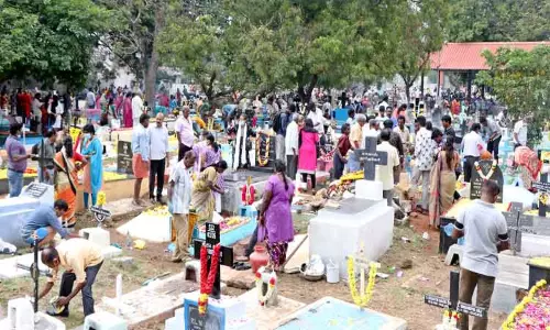 கோவையில் கல்லறை திருநாள் அனுசரிப்பு