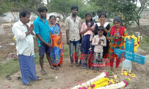 கல்லறை திருநாள் அனுசரிப்பு