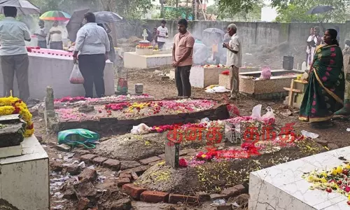 கல்லறை திருநாள் அனுசரிப்பு கல்லறை திருநாள் அனுசரிப்பு