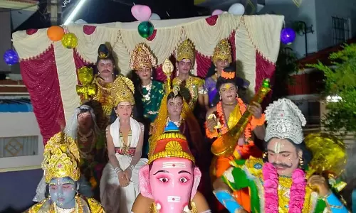 பரமத்தியில் சேத்துக்கால் மாரியம்மன் கோவில் திருவிழா பரமத்தியில் சேத்துக்கால் மாரியம்மன் கோவில் திருவிழா