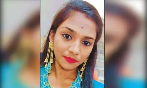 வயிற்று வலிக்காக ஆஸ்பத்திரியில் அனுமதிக்கப்பட்ட 10-ம் வகுப்பு மாணவி சாவு