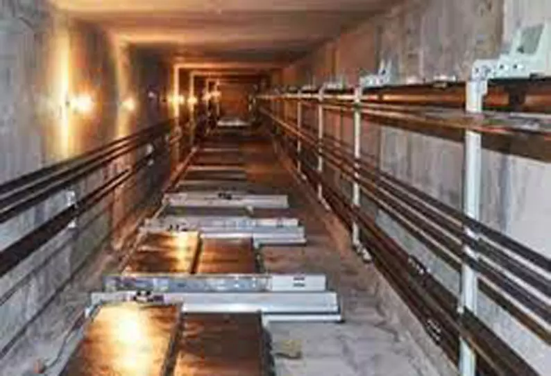 லிப்ட் அறுந்து விழுந்து பெண் பலி லிப்ட் அறுந்து விழுந்து பெண் பலி