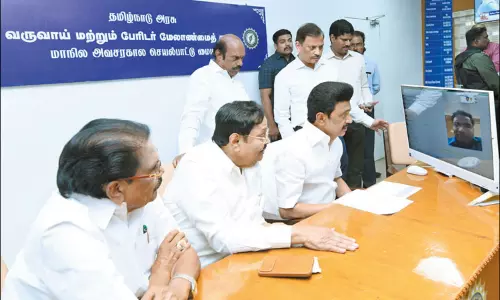 தமிழகத்தில் பரவலாக கனமழை கட்டுப்பாட்டு மையத்தில் முதல்-அமைச்சர் நேரில் ஆய்வு