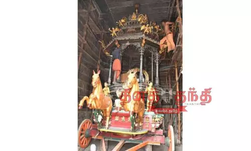 வெள்ளி தேர் சீரமைக்கும் பணி வெள்ளி தேர் சீரமைக்கும் பணி