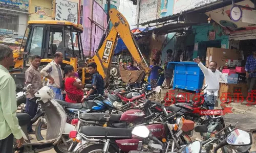 பாலக்கோடு பேரூராட்சியில்  சாலையோர ஆக்கிரமிப்புகள் அகற்றம்