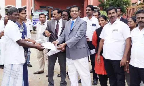 சட்ட விழிப்புணர்வு பிரசார வாகனங்கள்