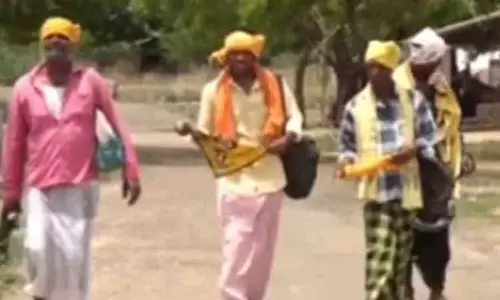 காலமாற்றத்தால் காணாமல் போகிறார்களா குடுகுடுப்பைக்காரர்கள்? மனம் திறக்கும் கோடங்கிகள் காலமாற்றத்தால் காணாமல் போகிறார்களா குடுகுடுப்பைக்காரர்கள்? மனம் திறக்கும் கோடங்கிகள்