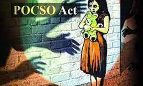 சிறுமிக்கு பாலியல் தொல்லை கொடுத்த உறவினர் போக்சோ சட்டத்தில் கைது சிறுமிக்கு பாலியல் தொல்லை கொடுத்த உறவினர் போக்சோ சட்டத்தில் கைது
