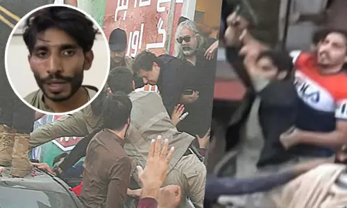 இம்ரான் கானை கொல்லவே சுட்டேன் கைதான நபர் வாக்குமூலம் இம்ரான் கானை கொல்லவே சுட்டேன் கைதான நபர் வாக்குமூலம்