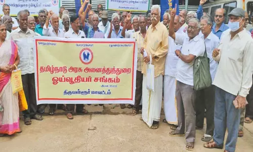 6 அம்ச கோரிக்கைகளை நிறைவேற்ற வலியுறுத்தி ஓய்வூதியர்கள் கண்டன ஆர்ப்பாட்டம்