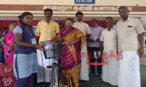 கடம்பூர் இந்து நாடார் மேல்நிலைப் பள்ளியில்    138 மாணவ-மாணவிகளுக்கு  இலவச சைக்கிள்