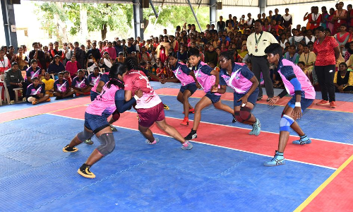 கபடி போட்டி; பழனியாண்டவர் மகளிர் கல்லூரி முதலிடம் கபடி போட்டி; பழனியாண்டவர் மகளிர் கல்லூரி முதலிடம்