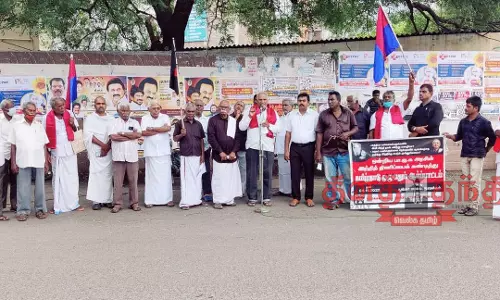 இந்தி திணிப்பை கண்டித்து நாமக்கல்லில் திராவிடர் கழகத்தினர் ஆர்ப்பாட்டம் இந்தி திணிப்பை கண்டித்து நாமக்கல்லில் திராவிடர் கழகத்தினர் ஆர்ப்பாட்டம்