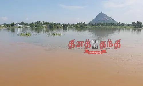 பவானி பகுதியில் 2 மணி நேரம் கொட்டி தீர்த்த கனமழை காடையாம்பட்டி ஏரியில் இருந்து உபரிநீர் வெளியேறுகிறது பவானி பகுதியில் 2 மணி நேரம் கொட்டி தீர்த்த கனமழை காடையாம்பட்டி ஏரியில் இருந்து உபரிநீர் வெளியேறுகிறது