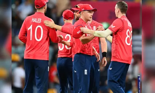 அரைஇறுதியை எட்டுமா இங்கிலாந்து? இலங்கையுடன் இன்று மோதல்