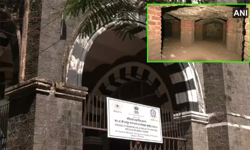 மராட்டியம்: அரசு மருத்துவமனையில் 132 ஆண்டு பழமையான சுரங்க பாதை கண்டுபிடிப்பு மராட்டியம்: அரசு மருத்துவமனையில் 132 ஆண்டு பழமையான சுரங்க பாதை கண்டுபிடிப்பு