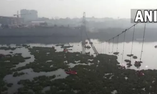 குஜராத் தொங்கு பாலம் விபத்தில் உயிரிழந்தவர்களில் 55 பேர் குழந்தைகள் - அறிக்கையில் தகவல்