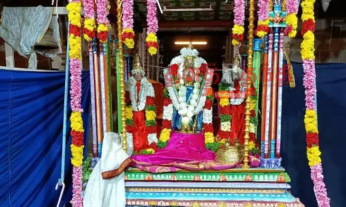 கள்ளபிரான் கோவிலில் ஊஞ்சல் திருவிழா கள்ளபிரான் கோவிலில் ஊஞ்சல் திருவிழா