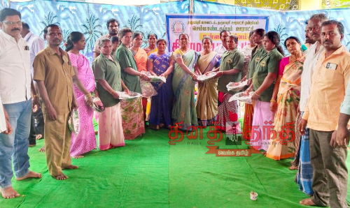 தூய்மை பணியாளர்களுக்கு பாராட்டு