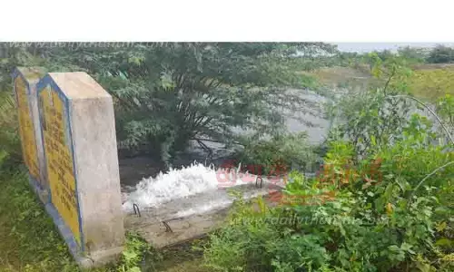 காவிரி கூட்டு குடிநீர் குழாயில் உடைப்பு